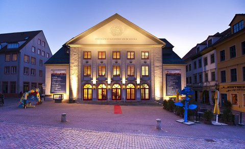 Mittelsächsisches Theater in Freiberg am Abend